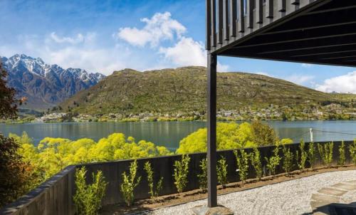 Mountain View Paradise 3 Bedroom House Lake Views - image 14