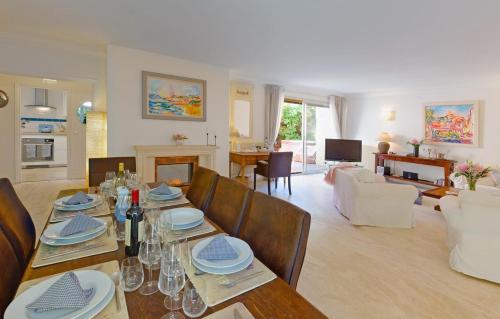 Villa Picaud - 50m from beachfront, patio, aircon