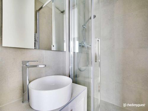 Charming apartment - 1BR/4P - Faubourg-du-Roule - image 9