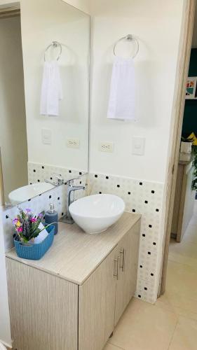 APARTAMENTO EN ZONA TURISTICA OESTE Cali - image 2