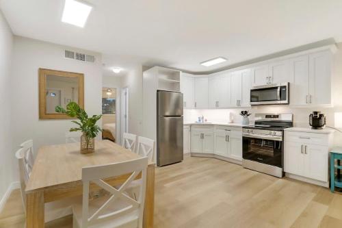 Sailfish Suites 10 - Waterfront and Pet Friendly in Port Salerno