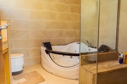 Stunning 4BR Jumeira Park Villa With Pool and Jacuzzi, Dubaï (photo 3)