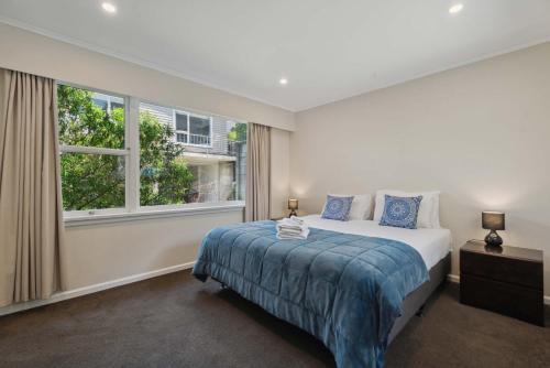 The BIGGEST & BEST VIEWS 3 Bedrooms WALK To Town - image 13