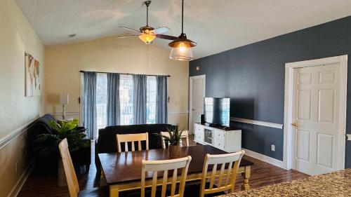 Absolutely Adorable condo in the center of MB - image 3