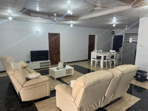 Accra, Ghana - Home Away from Home in Teshie-Nungua, Akra (zdjęcie 4)