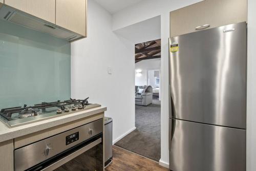 Fabulous VIEWS WALK To Town 3 Bedrooms Cosy - image 14