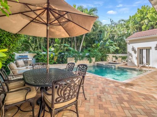 Casa Captiva - Deluxe 5 Bedroom Villa Steps to Beach in แคปติวาไอส์แลนด์ (FL)