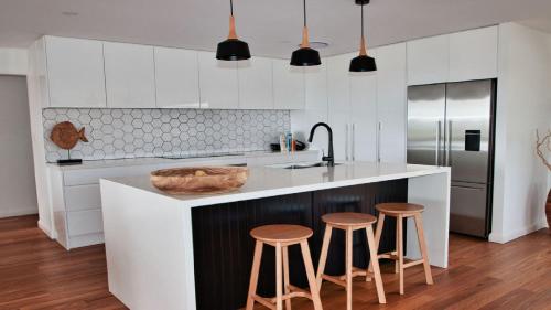 Instalaciones, The Pool House - Light and Spacious in Wamberal