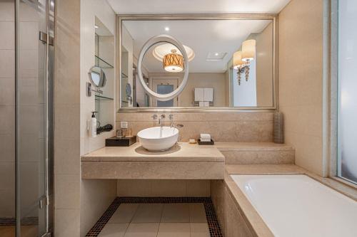 Good View Hotel Tangxia Room Type - Poolside Superior Twin Room