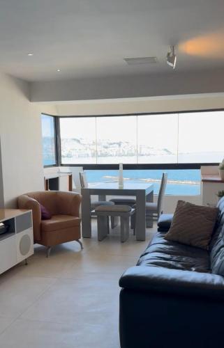 Oasis Beach Apartment, Beachfront in Puerto La Cruz