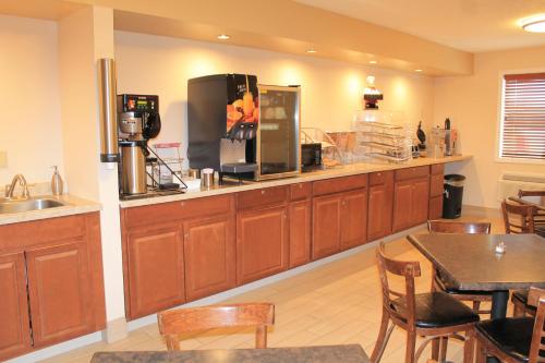 Eco-Lux Inn Norfolk - 식음료(F&B)