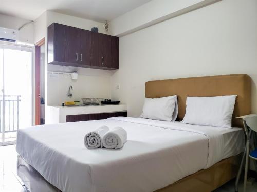 Warm and Cozy Studio at Cinere Resort Apartment By Travelio in Sukmajaya