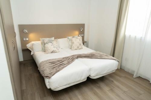 Apartamentos Campo Del Príncipe - image 7