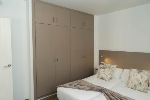 Apartamentos Campo Del Príncipe - image 11