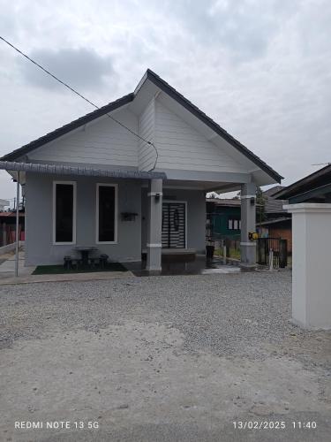 Izzara Homestay Tumpat in Pengkalan Kubor