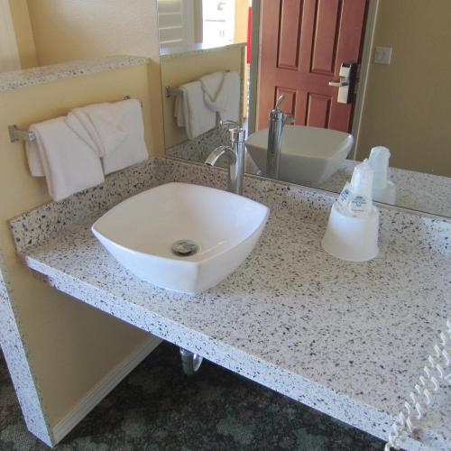 Pacific Best Inn – Seaside, CA