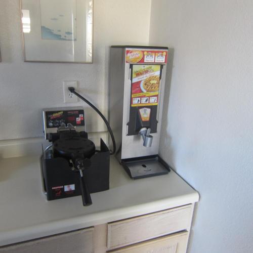 Pacific Best Inn - image 5