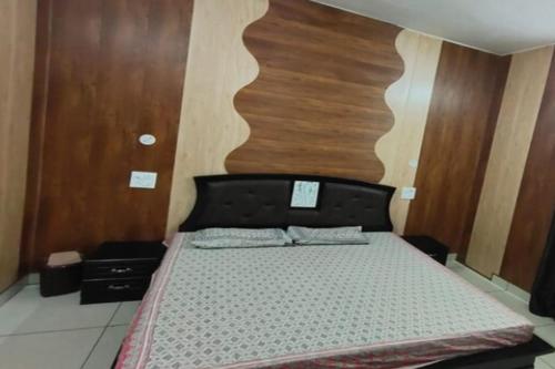 Standard Double Room image 7