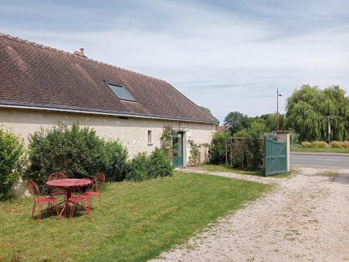 Ancienne grange rénové et cozy le long de la rivière du Cher (Ancienne grange renove et cozy le long de la riviere du Cher) in Veretz