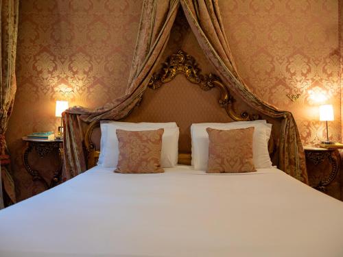 Superior Double or Twin Room image 10