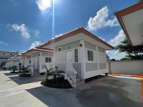 Bualuang HOTEL thumbnail 3