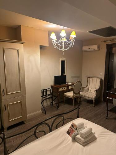 Melies Boutique Hotel - image 14