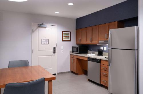 Homewood Suites by Hilton Gateway Hills Nashua - image 9