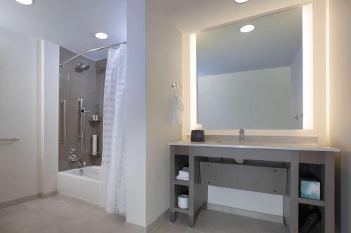 2 bedrooms, 3 beds