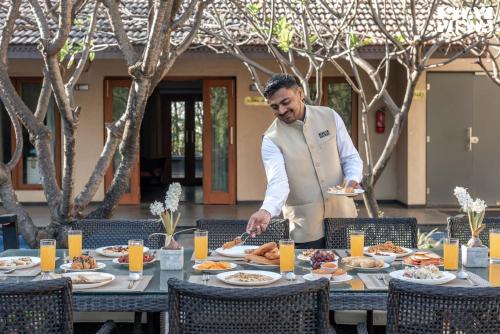 Faciliteiten, StayVista at Hideaway to Heaven - Lawn & Bonfire in Somnath Shinde Nagar