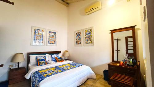 ArtNEST Gallery Stay  Pedlars St  Galle Fort - image 3