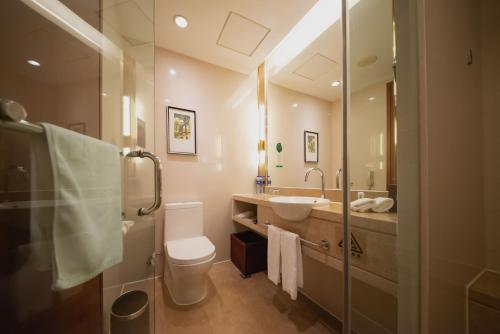 Standard Twin Room image 2