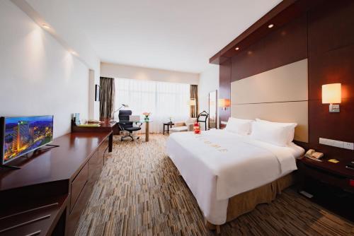 Premium King Room room in Holiday Inn Xiaoshan By IHG