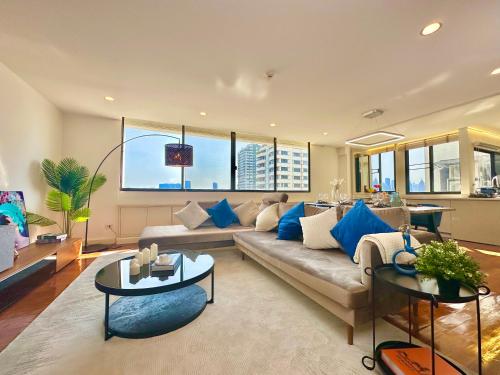 Luxury 3 bedrooms in the heart of the city