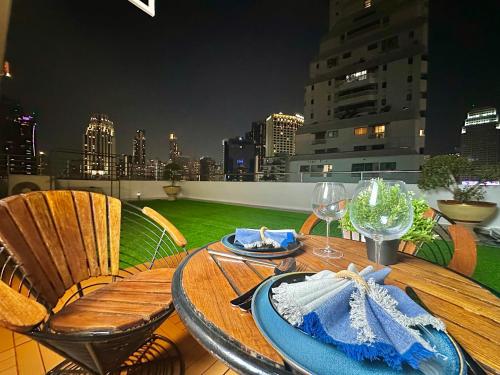 Luxury 3 bedrooms in the heart of the city