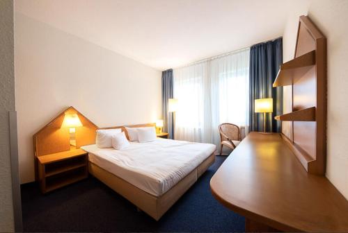 1 queen bed