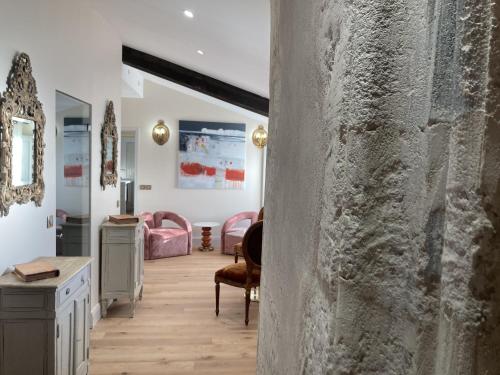 One-Bedroom Apartment image 10