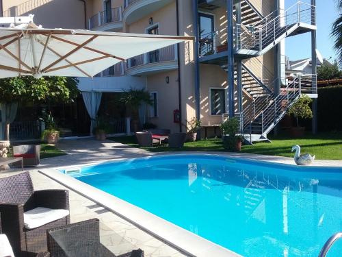 . Gullo Hotel