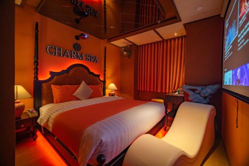 Superior King Room image 4