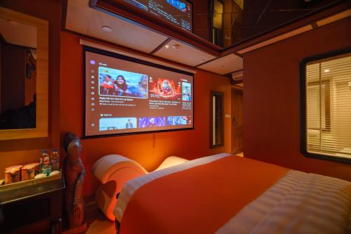 Chiic House Nha Trang Hotel - image 2