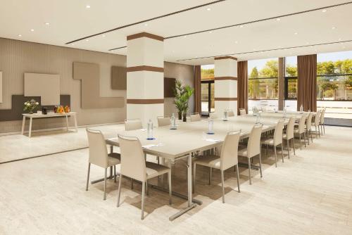 Vergaderruimte / feestzalen, NH Sevilla Plaza de Armas  in Seville