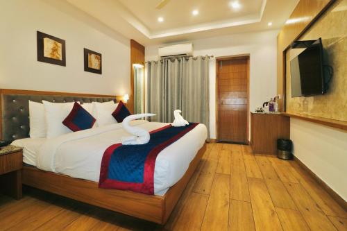 King Room image 6