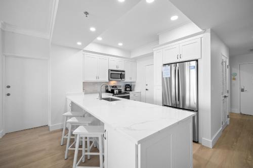 Tides 0204 in Destin, USA