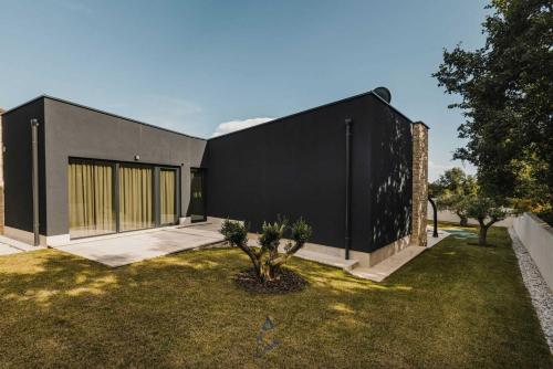 Kert, Villa Niz II by AwayToCroatia in Valica