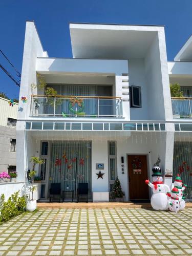 Exterior view, Yue Ke Lai B&B in Minxiong Township