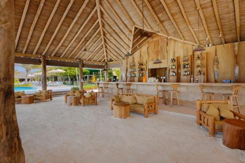Bar/lounge, You & Me Maldives in Raa Atoll