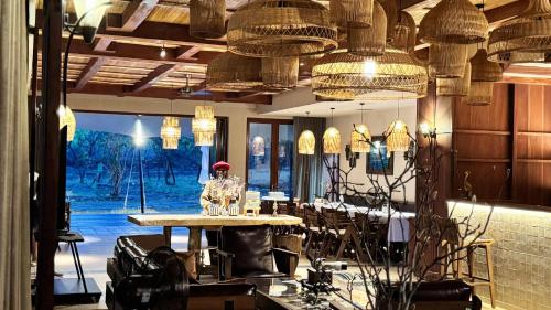 Pubi/Aula, Entikko Safari Lodge in Paraa