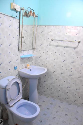 Three-Bedroom House image 10
