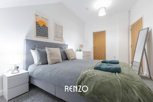 Vibrant 1-bed Home in Newark on-Trent by Renzo, Perfect for Contractors, Free Parking! Vibrant 1-bed Home in Newark on-Trent by Renzo, Perfect for Contractors, Free Parking!