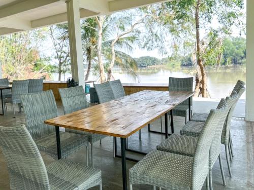 Restaurant, VAA Chachoengsao in Khlong Khuean