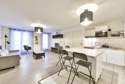 Modern 2 BR flat near Vieux Port, Marseille (photo 3)